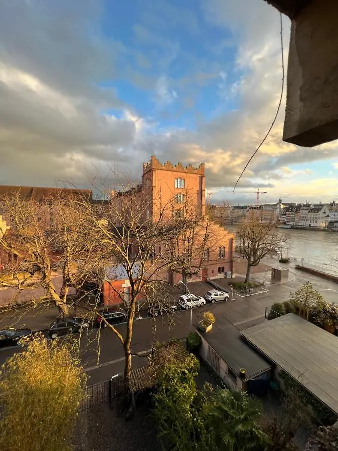 Komfortables Apartment Im Herzen Von Basel Mit Sicht Auf Den Rhein Svizzera